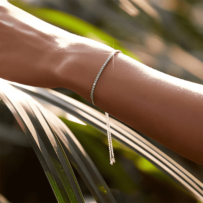 pulseira-feminina-prata-delicada-ouro-pandora-grossa-preta-delicadas-bijuterias -mercado-livre-vivara-bracelete-grosso-18k-tendência-aço-antebraço
