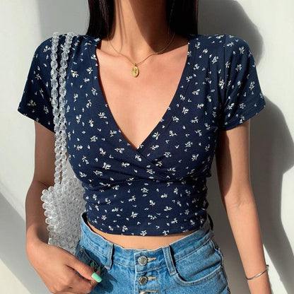 blusa-feminina-lindas-diferentes-manga-curta-da-moda-cropped-blusinha-top-decote-u-v-básica-lisa-para-verão-dia-a-dia-curta-colorida-preta-branca-gola-estampa